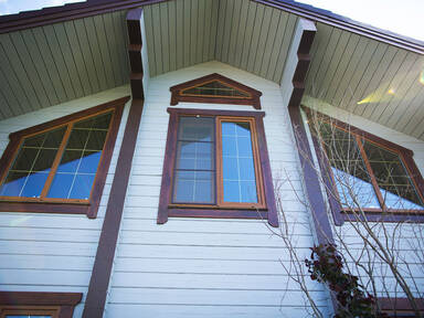 Остекление загородного дома ламинированными пвх окнами нестандартного размера